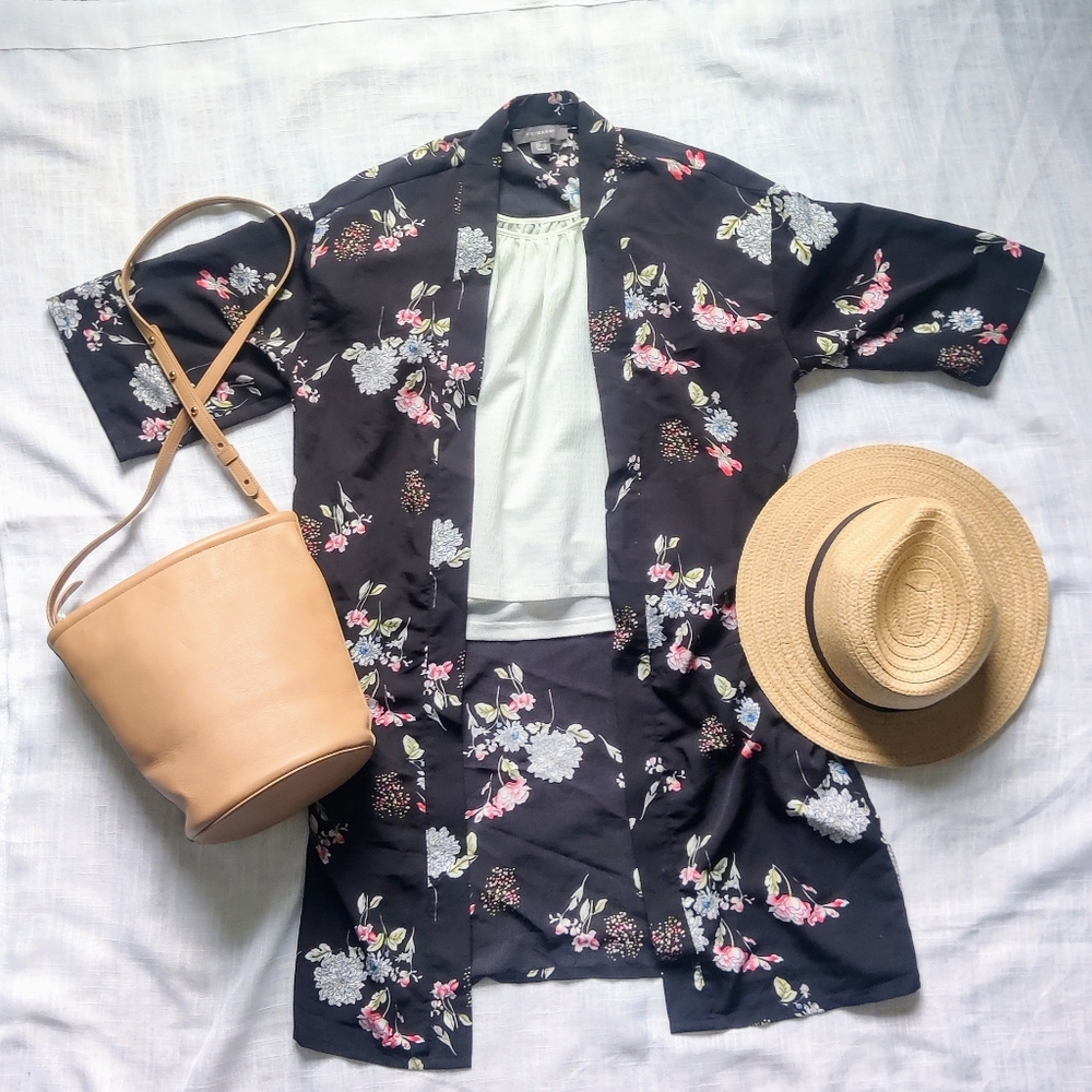 *PRIMARK* Three quarter sleece floral kimono